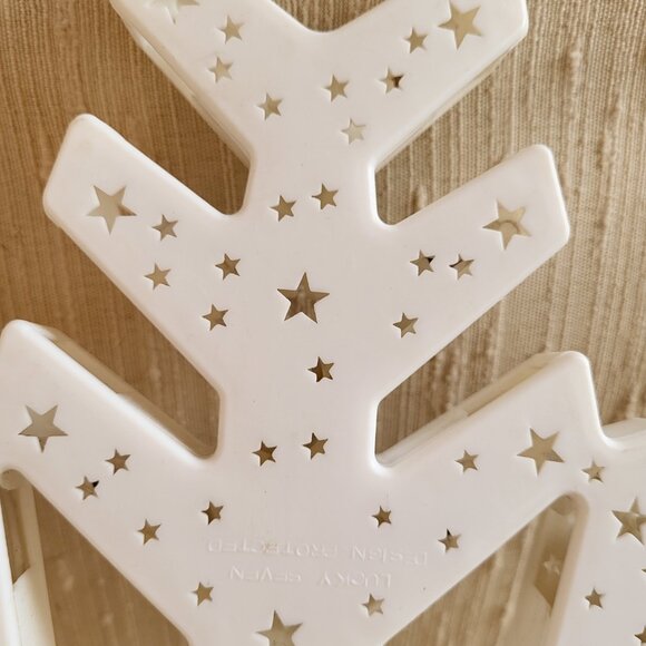 Vintage Christmas Lights - Snowflake Silhouette - Alderbrook - Window Display - Picture 6 of 12